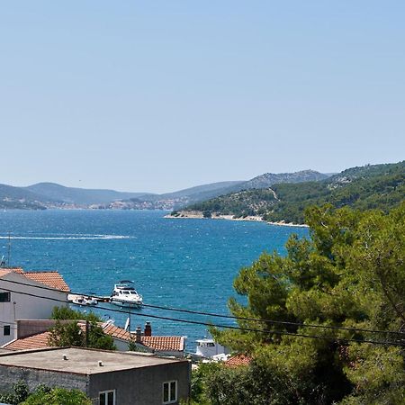 Nela & Sara - 2 Apartments With Heated Swimming Pool Seget Vranjica Exterior foto