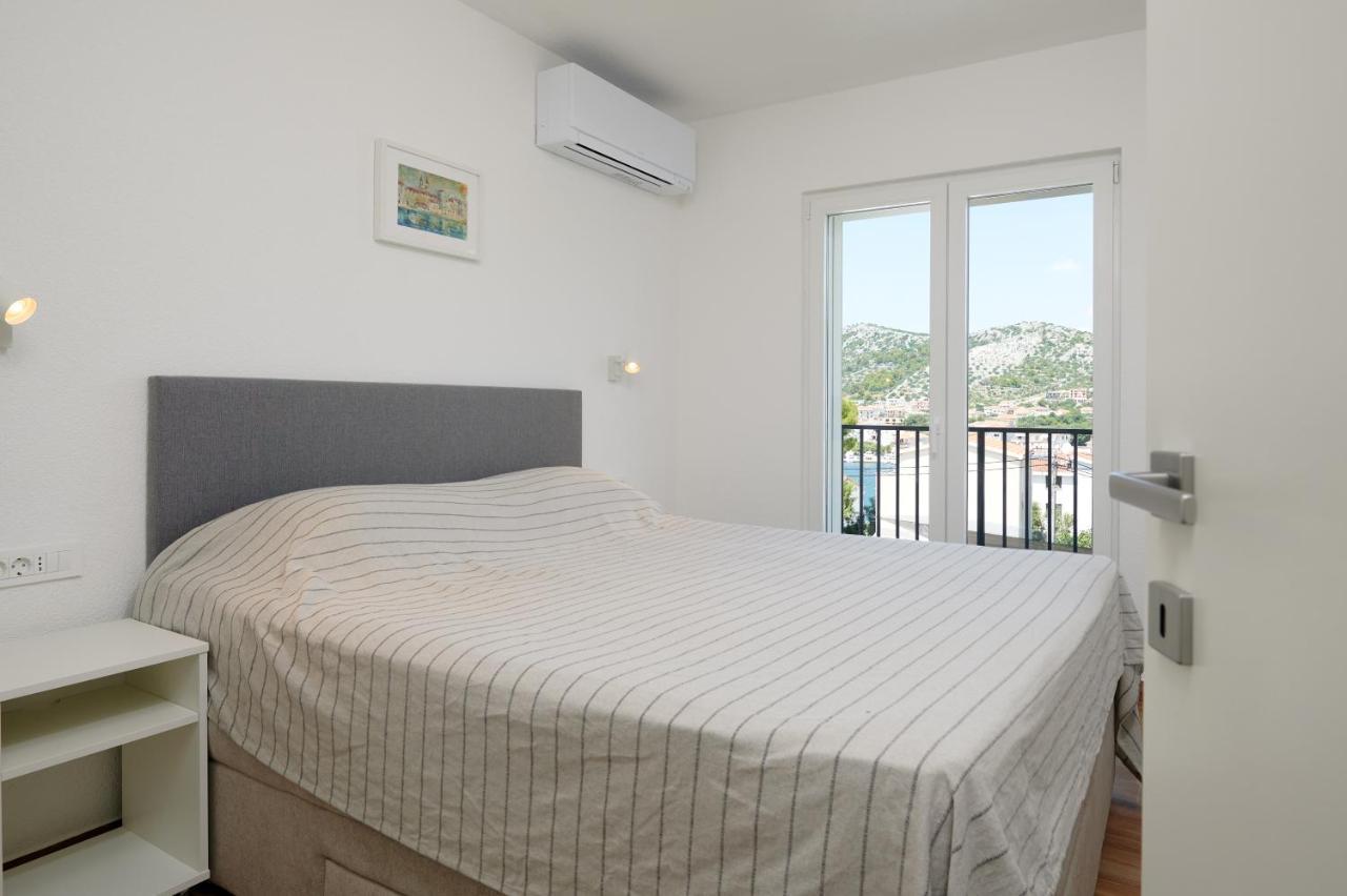 Nela & Sara - 2 Apartments With Heated Swimming Pool Seget Vranjica Exterior foto