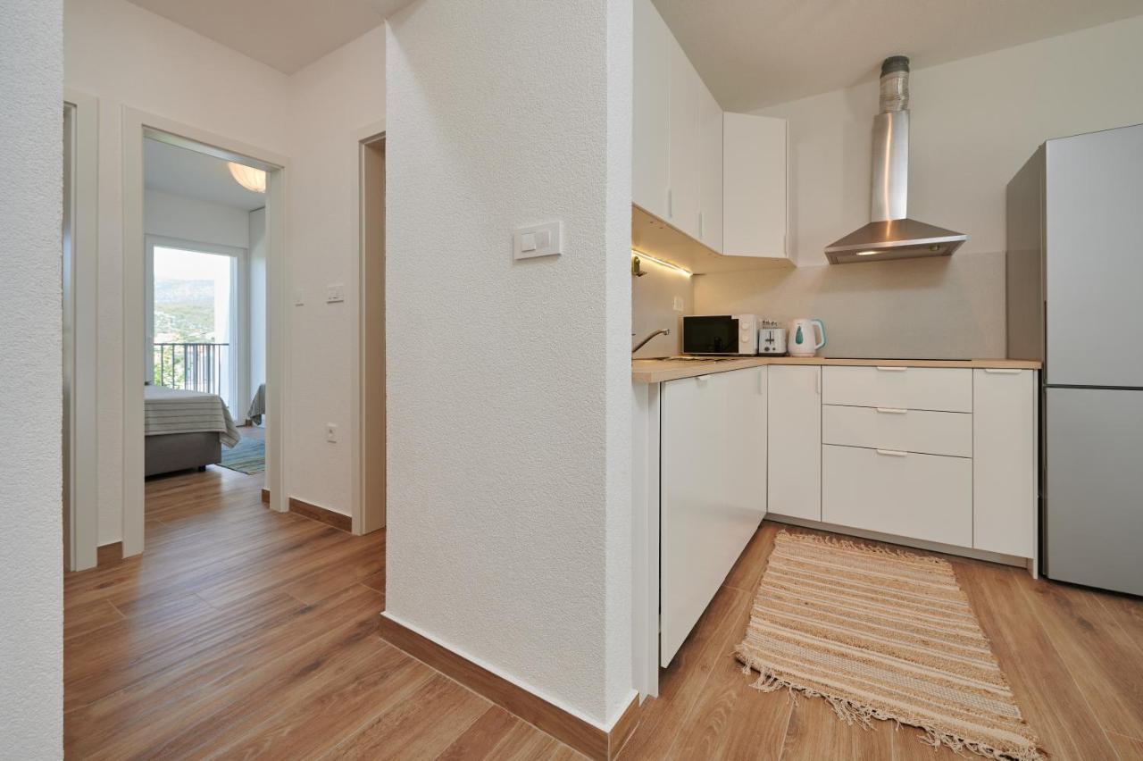 Nela & Sara - 2 Apartments With Heated Swimming Pool Seget Vranjica Exterior foto
