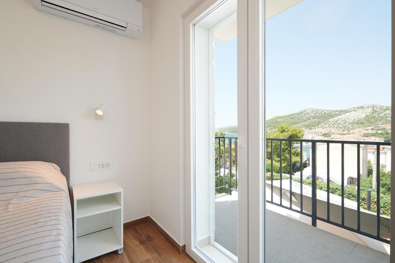 Nela & Sara - 2 Apartments With Heated Swimming Pool Seget Vranjica Exterior foto
