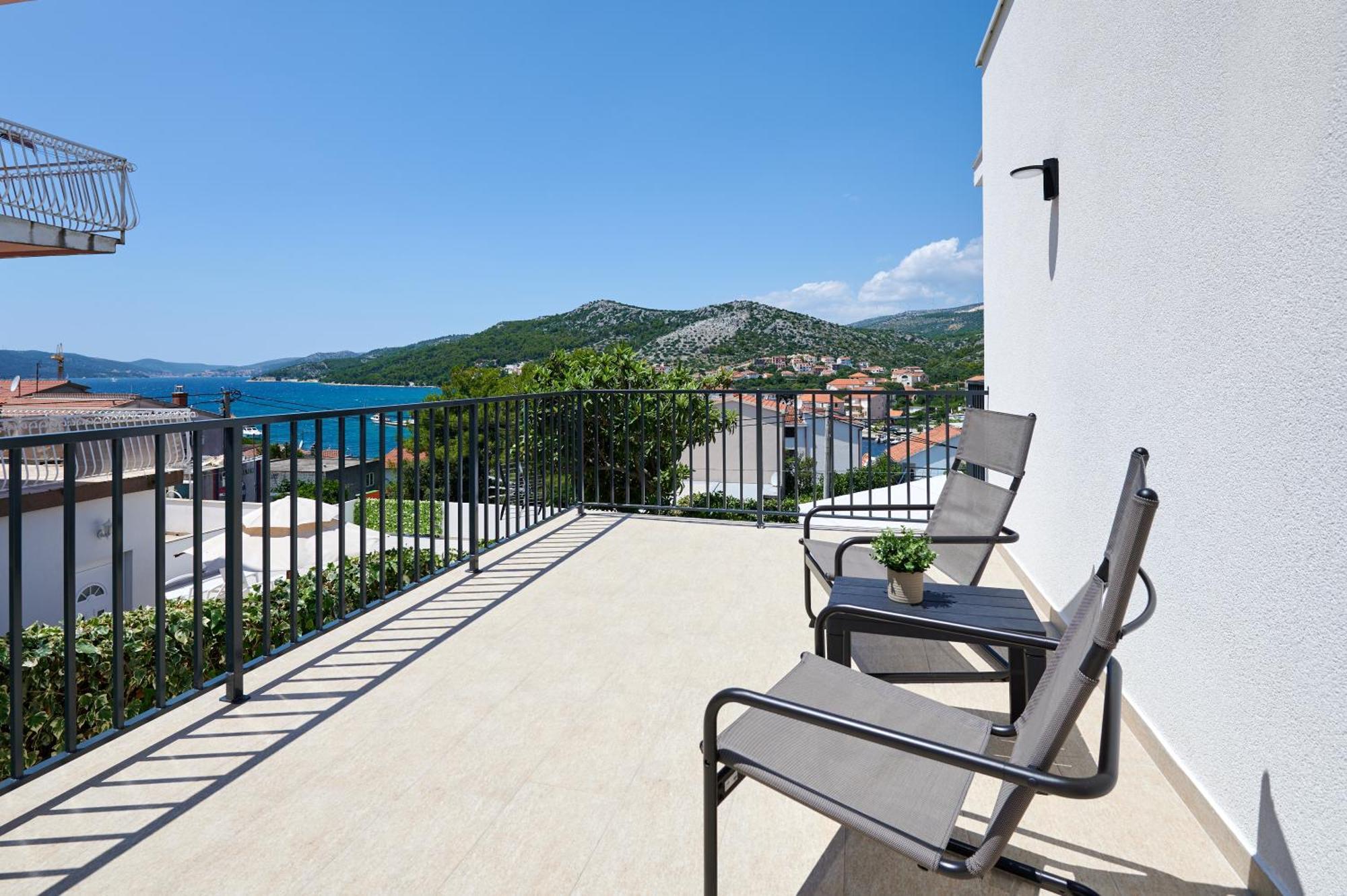 Nela & Sara - 2 Apartments With Heated Swimming Pool Seget Vranjica Exterior foto